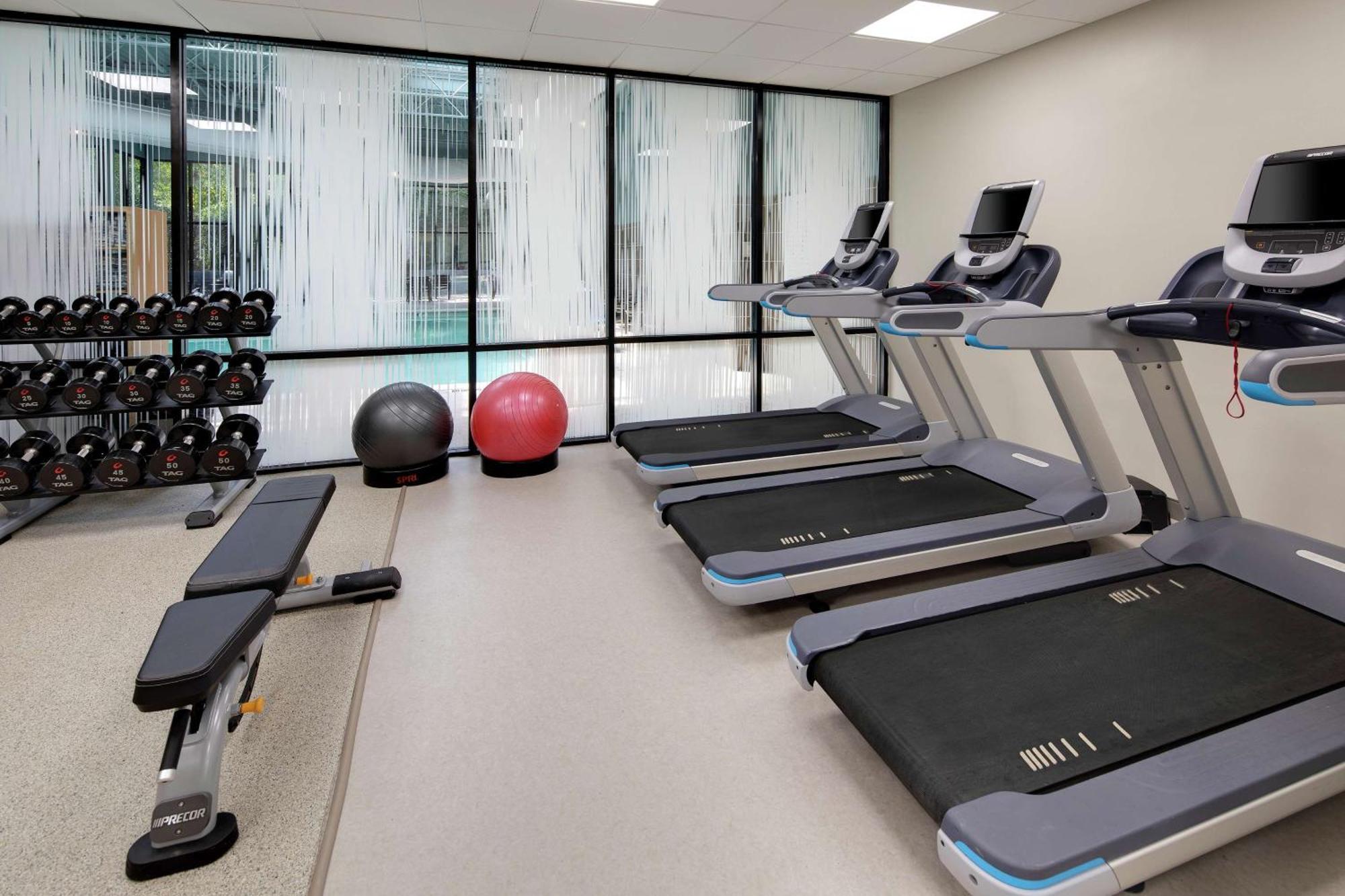 Embassy Suites By Hilton Atlanta Perimeter Center Санди Спрингс Екстериор снимка